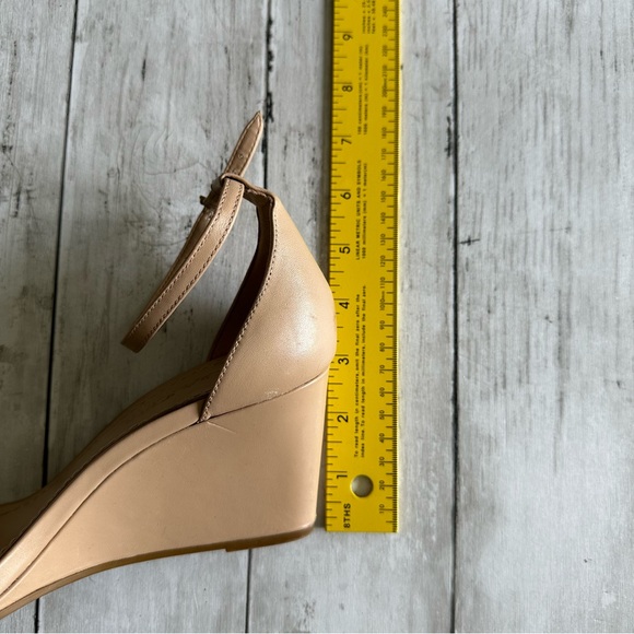 PREOWNED WOMENS COACH BIG BUCKLE NUDE WEDGE HEELS SIZE 8.5 - Picture 9 of 9